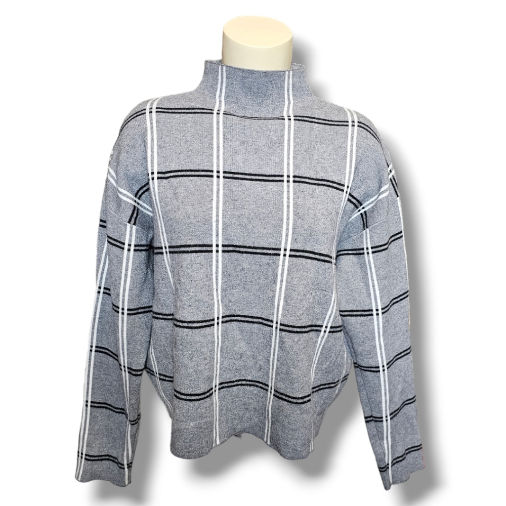 Max Studio this'll sturdy fabric sweater. Semi turtle neck. So cute. XL - Picture 1 of 4